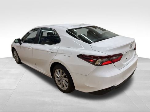 Used 2024 Toyota Camry LE image 3