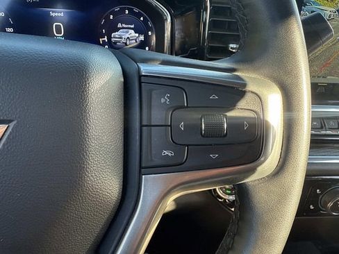 Used 2025 Chevrolet Silverado 1500 LT image 38