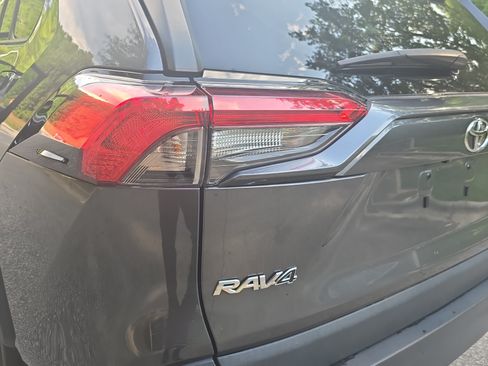 Used 2024 Toyota RAV4 XLE AWD/4WD image 31