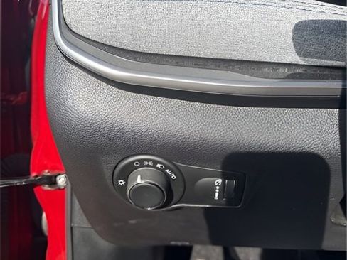 Used 2024 Jeep Compass Sport image 13