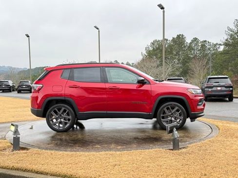 New 2026 Jeep Compass Latitude image 8