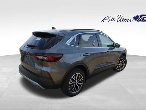 New 2025 Ford Escape SE image 3