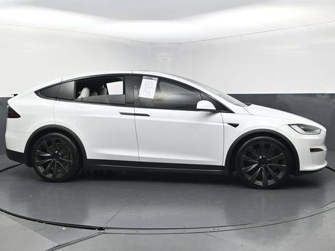 Used 2023 Tesla Model X AWD/4WD image 5