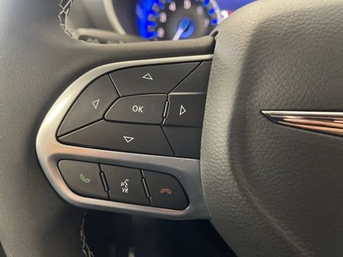 New 2026 Chrysler Pacifica Select AWD/4WD image 32