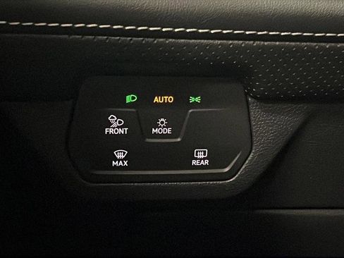 Used 2024 Volkswagen Atlas SE FWD image 36