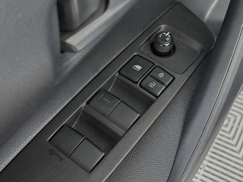 Used 2022 Toyota Corolla LE image 16