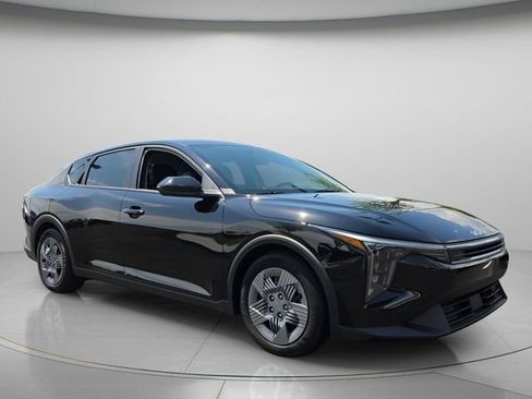 Certified 2026 Kia K4 FWD image 9