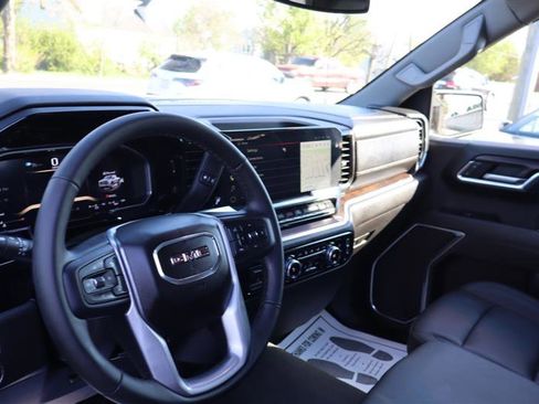 Used 2026 GMC Sierra 1500 SLT image 17