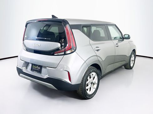 Used 2025 Kia Soul LX w/ LX Technology Package FWD image 9