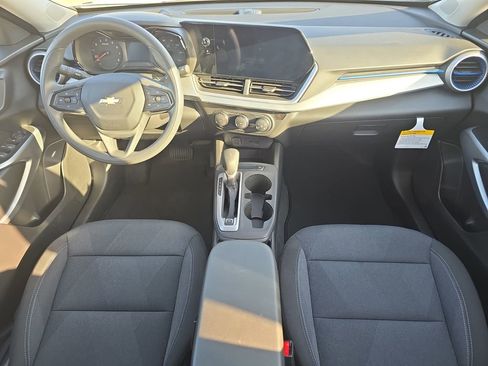 Used 2026 Chevrolet Trax LS w/ Driver Confidence Package FWD image 9