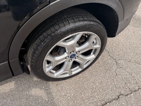 Used 2017 Ford Escape Titanium w/ Equipment Group 301A AWD/4WD image 23