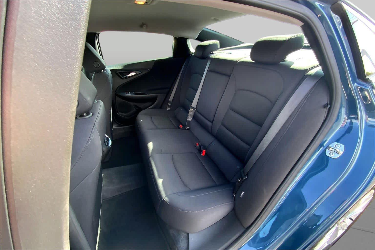 Used 2025 Chevrolet Malibu LT FWD image 21