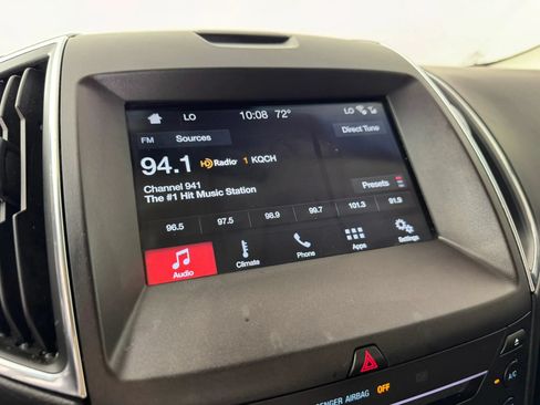Used 2018 Ford Edge Titanium w/ Ford Safe & Smart Package FWD image 19