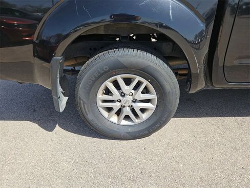 Used 2019 Nissan Frontier SV image 10