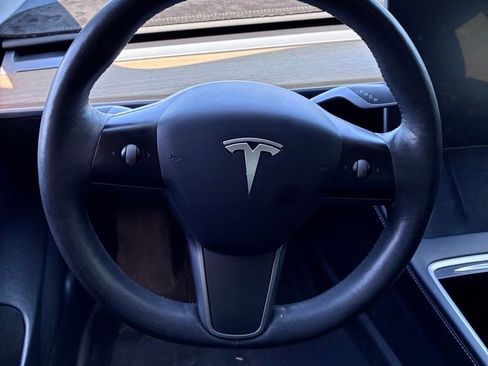 Used 2022 Tesla Model 3 Long Range AWD/4WD image 25