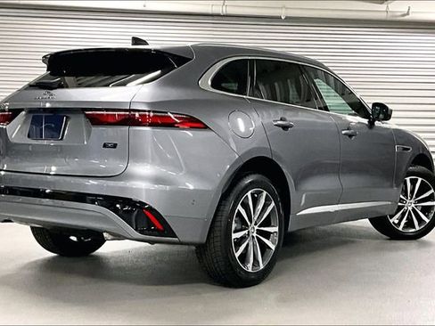 New 2026 Jaguar F-PACE R-Dynamic S image 4