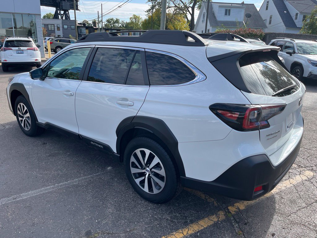 Certified 2024 Subaru Outback Premium AWD/4WD image 6