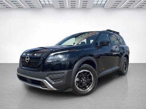Used 2024 Nissan Pathfinder Rock Creek AWD/4WD image 2