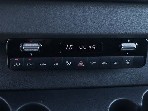 Used 2019 Mercedes-Benz Sprinter 2500 image 36