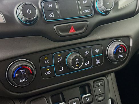 Used 2021 GMC Terrain SLE w/ Driver Convenience Package image 23