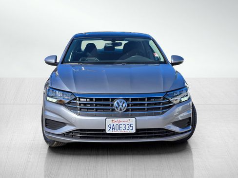 Used 2021 Volkswagen Jetta SE w/ SE Cold Weather Package image 2