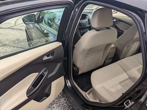 Used 2015 Ford Focus SE FWD image 11