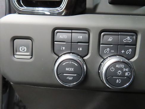 Used 2024 GMC Sierra 1500 AT4 w/ Technology Package image 49