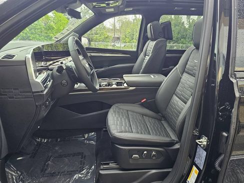 New 2026 Cadillac Escalade ESV Platinum Sport AWD/4WD image 24