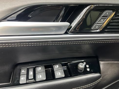 Used 2024 Jeep Wagoneer Series II w/ Convenience Group I AWD/4WD image 29