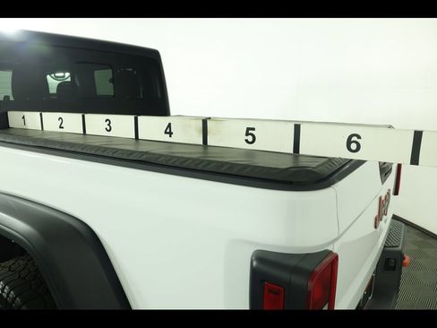 Used 2021 Jeep Gladiator Mojave image 14