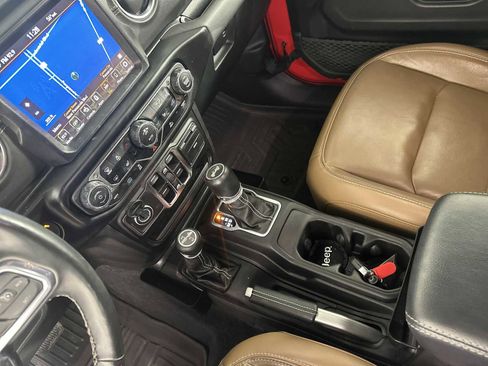 Used 2021 Jeep Wrangler Unlimited Sahara w/ Cold Weather Group image 21