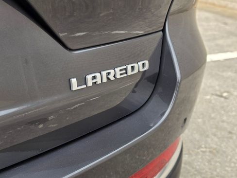 Used 2025 Jeep Grand Cherokee Laredo w/ Luxury Tech Group I RWD image 34