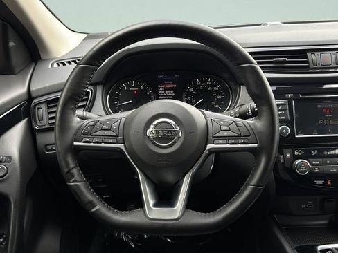 Used 2020 Nissan Rogue Sport SV w/ All-Weather Package AWD/4WD image 23