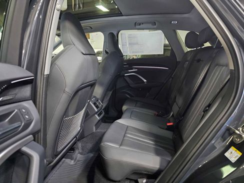 New 2025 Audi Q5 Prestige image 18