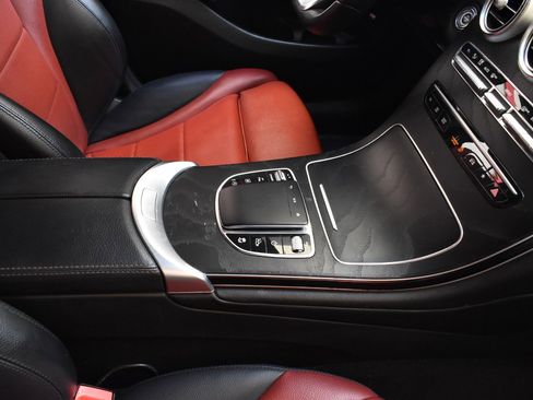 Used 2022 Mercedes-Benz GLC 300 4MATIC w/ AMG Line image 23