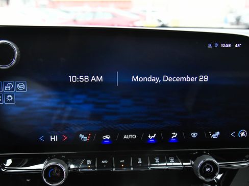 Used 2024 Chevrolet Blazer EV LT image 26