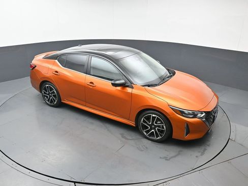 Used 2024 Nissan Sentra SR w/ SR Premium Package image 42