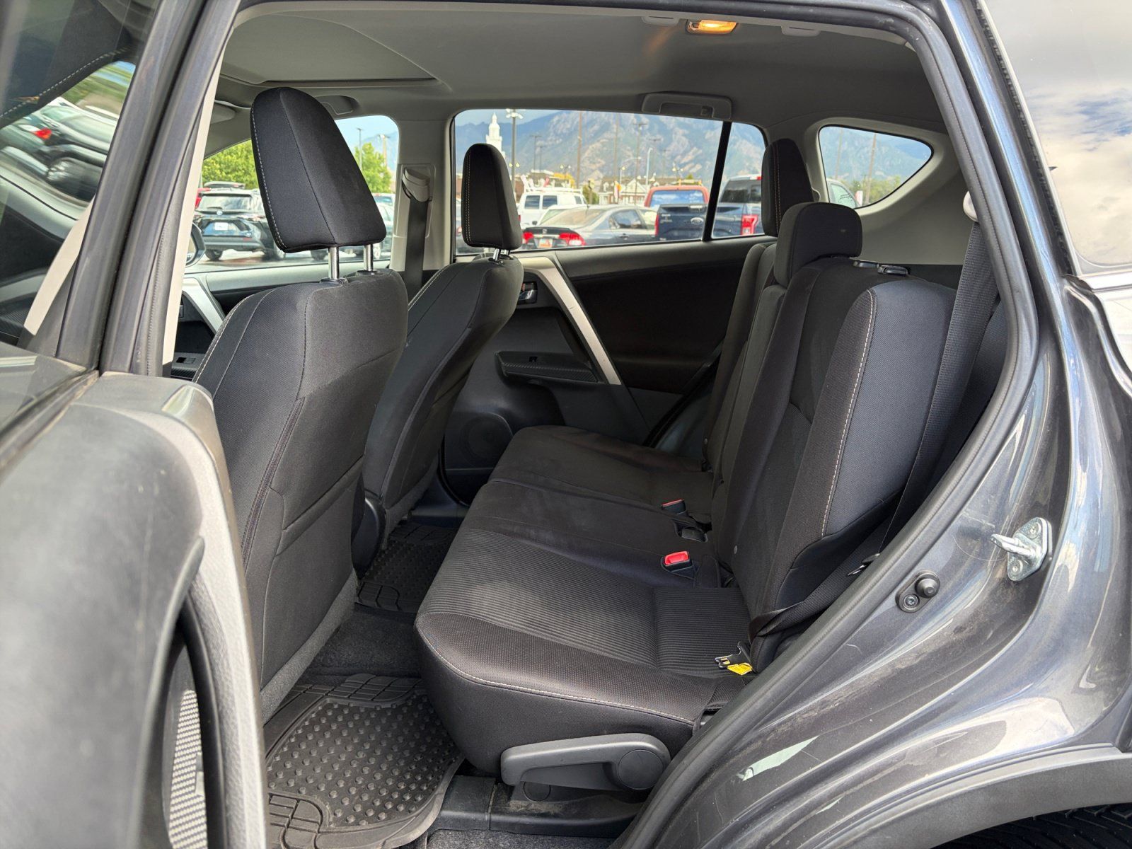 Used 2015 Toyota RAV4 XLE AWD/4WD image 26