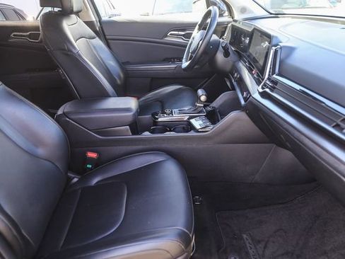 Used 2023 Kia Sportage EX image 17
