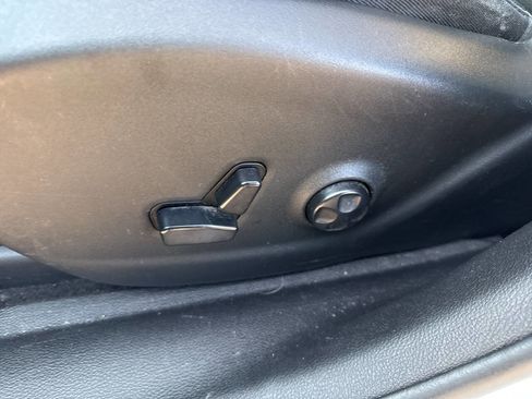 Used 2019 Jeep Cherokee Latitude Plus image 27