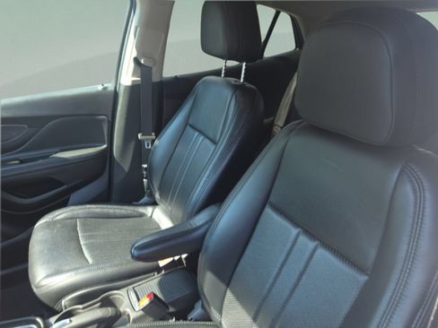 Used 2022 Buick Encore Preferred FWD image 22