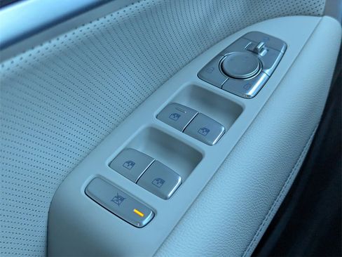 Used 2025 Genesis G70 2.5T w/ Sport Prestige Package image 21