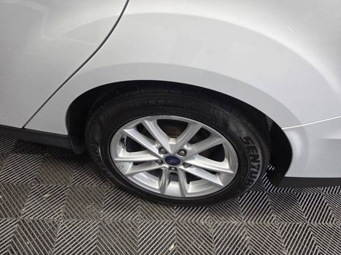 Used 2016 Ford Focus SE FWD image 24