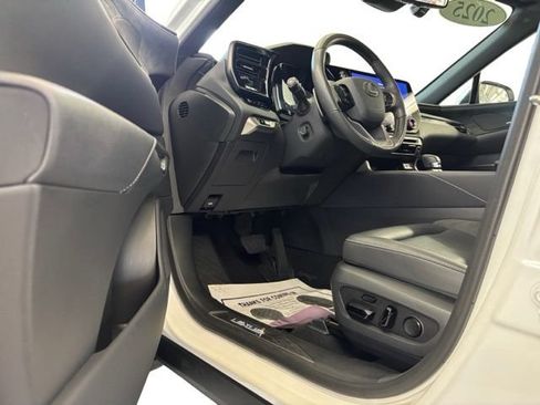Used 2025 Lexus RX 350 AWD w/ Convenience Package image 8