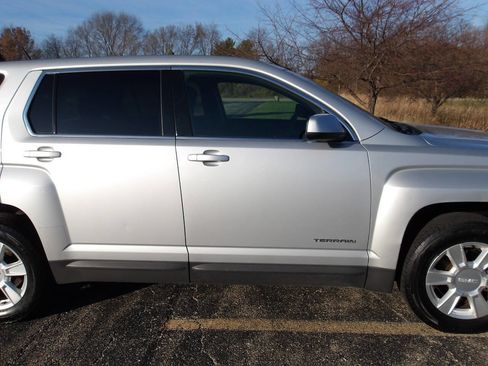 Used 2011 GMC Terrain SLE image 30