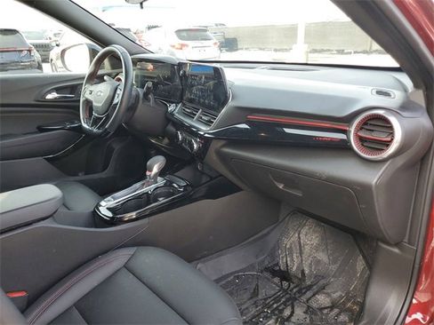 Certified 2025 Chevrolet Trax RS w/ Driver Confidence Package image 27