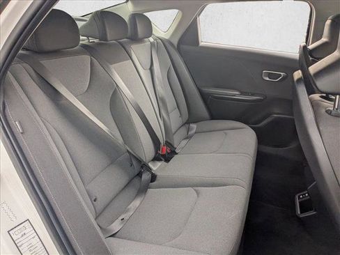Used 2025 Kia K4 FWD image 20