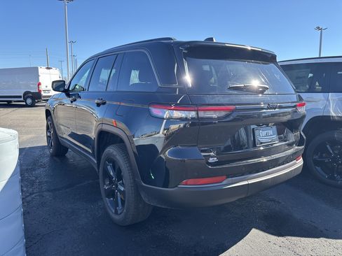 New 2026 Jeep Grand Cherokee Limited AWD/4WD image 13