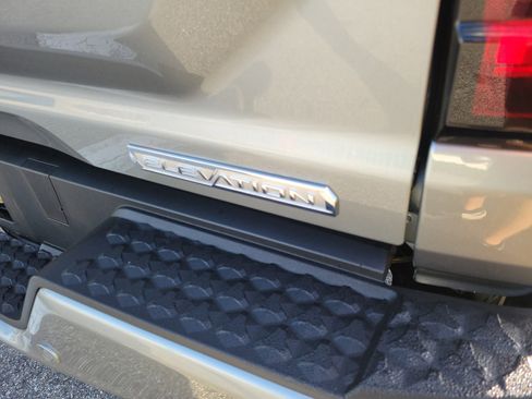 Used 2024 GMC Canyon Elevation w/ Convenience Package image 18