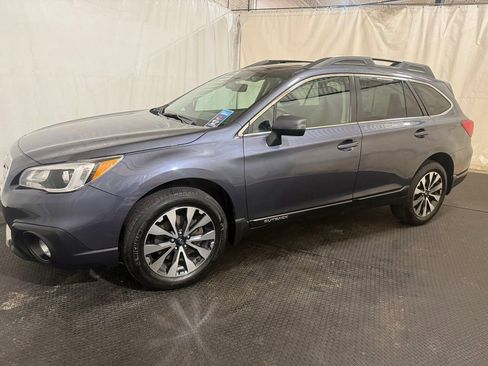 Used 2017 Subaru Outback 2.5i Limited image 2